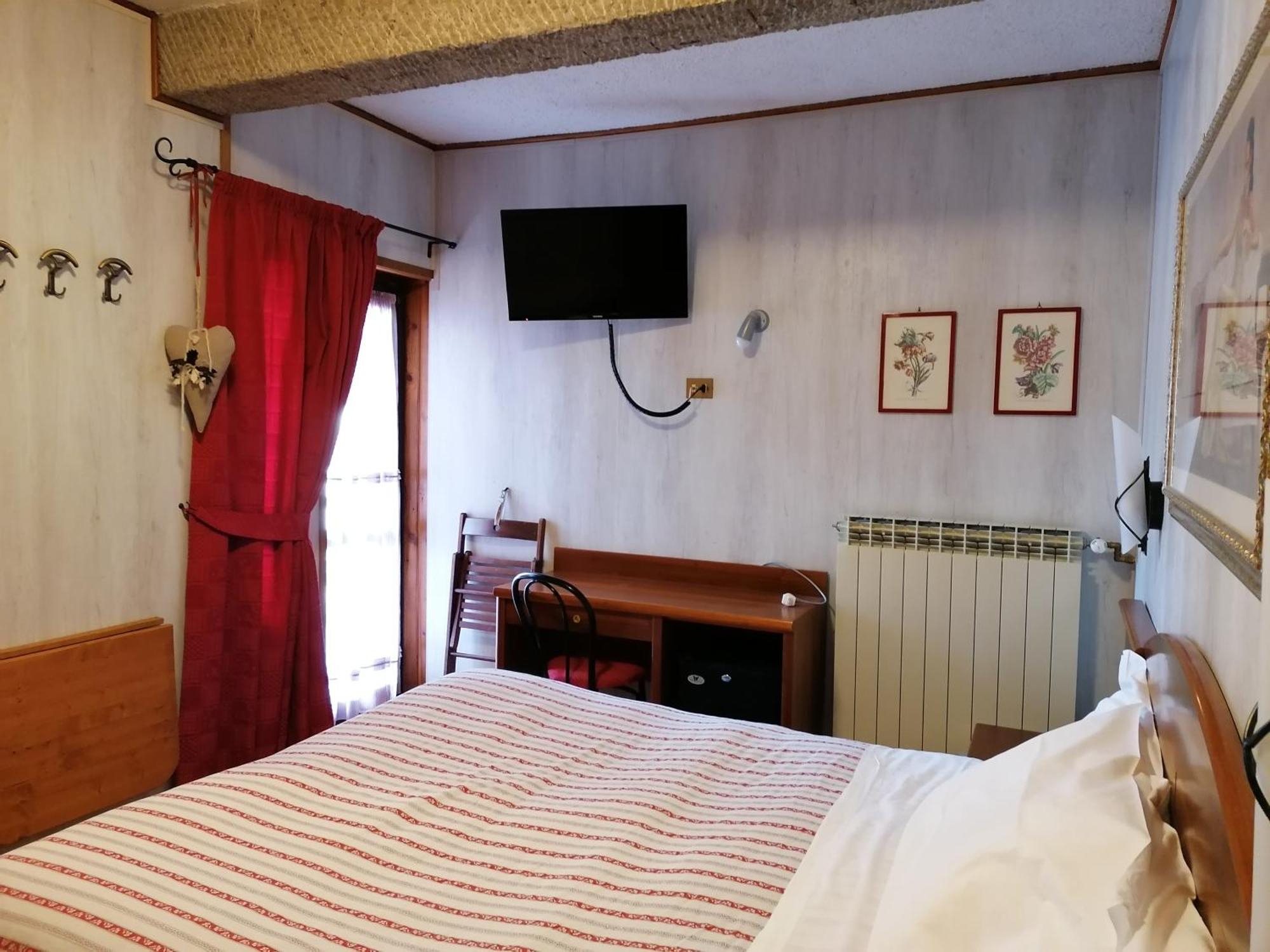 Albergo Sella - Monte Amiata 아바디아산살바토레 외부 사진